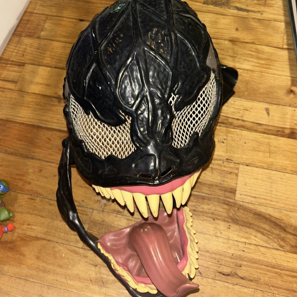 Venom Marvel Face Mask With Tongue - Hasbro 2007 Halloween D3